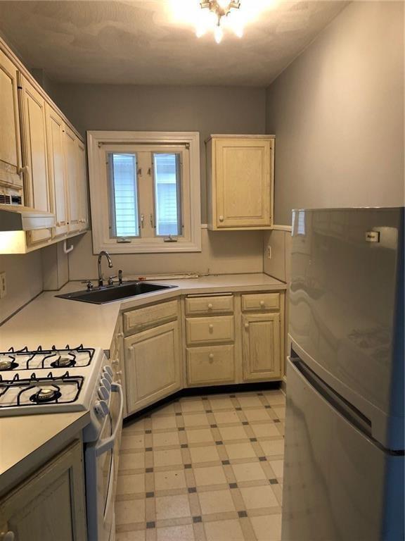 Foto del edificio - 356 Orient Ave