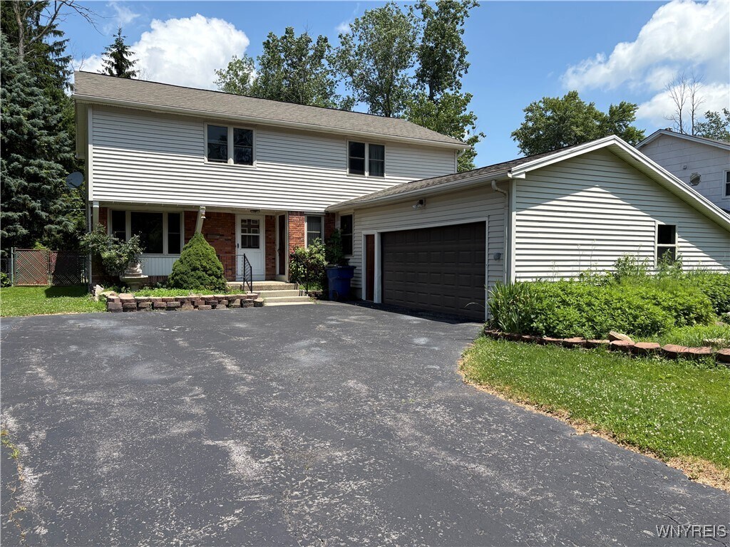 Primary Photo - 46 Brittany Dr