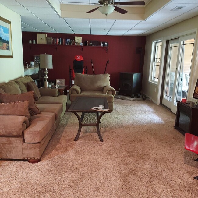 Building Photo - 3845 W Shady Side Rd