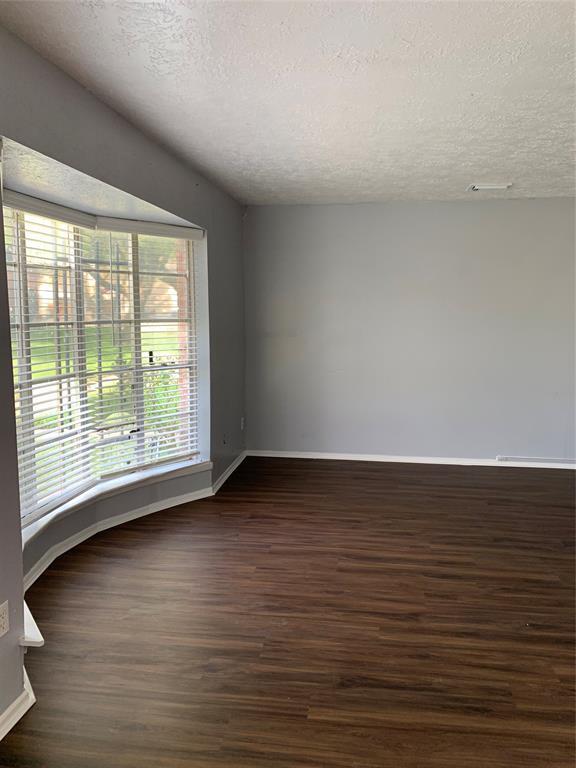 180 Goodson Dr, Houston, TX 77060 Condo for Rent in Houston, TX