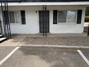 Building Photo - 3908 Ortiz Ct NE