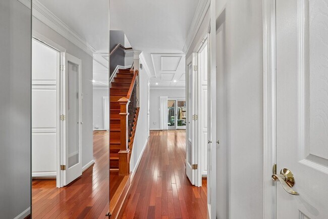 Foto del edificio - 519 Brummel Ct NW