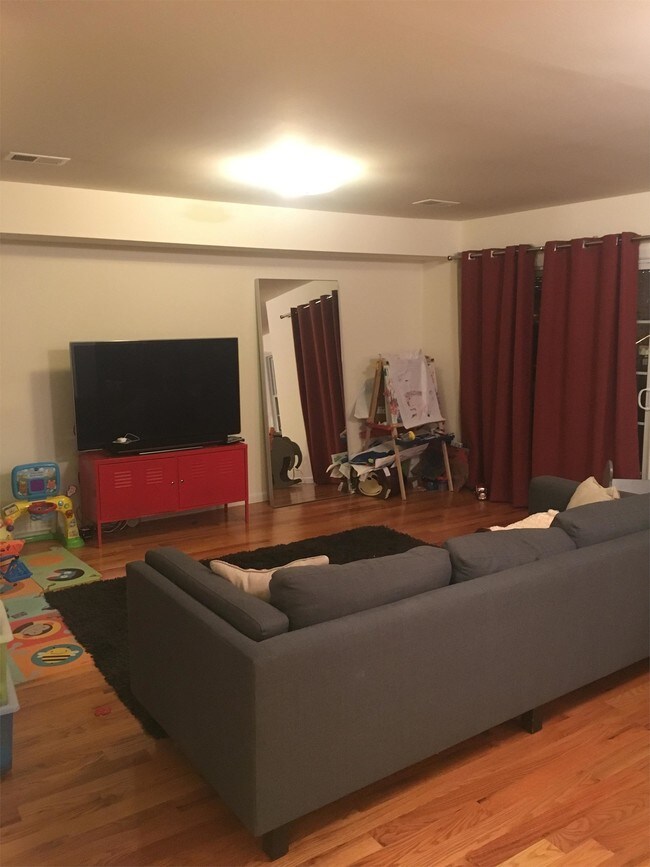 Foto del edificio - 231 E Kinney St