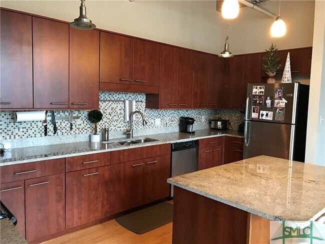 Foto del edificio - 528 Selma St