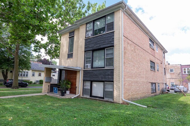 Foto del edificio - 1027 Dunlop Ave