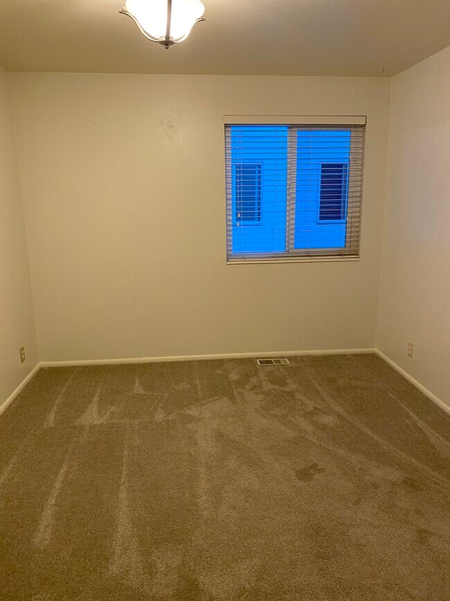 Bedroom 2 - 720 E 5th Ave