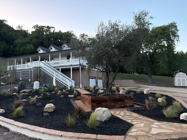 Foto del edificio - 5475 Jack Creek Rd