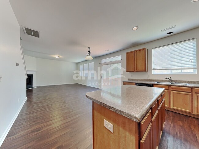 Foto del edificio - 6001 Ricker Rd