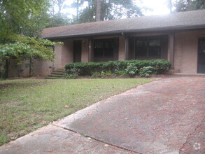 Building Photo - 131 Valcour Rd
