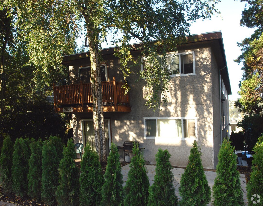 Building Photo - Whiterock Apartments