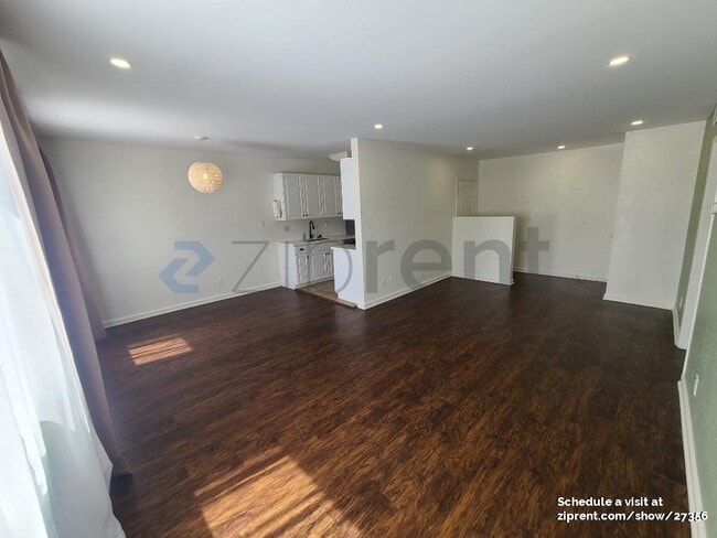 Building Photo - 20224 Cohasset St