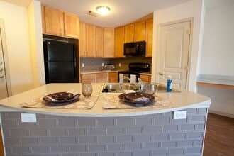 Building Photo - 817 Colcord Ave