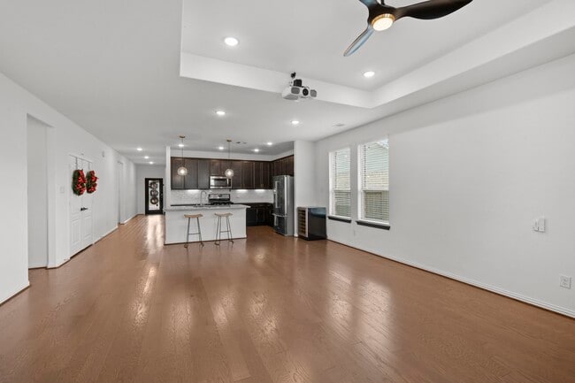 Foto del edificio - 7703 Cowdray Ln