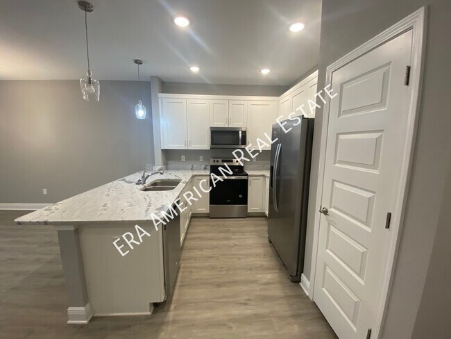 Building Photo - Townhome close to Hurlburt Field AFB
