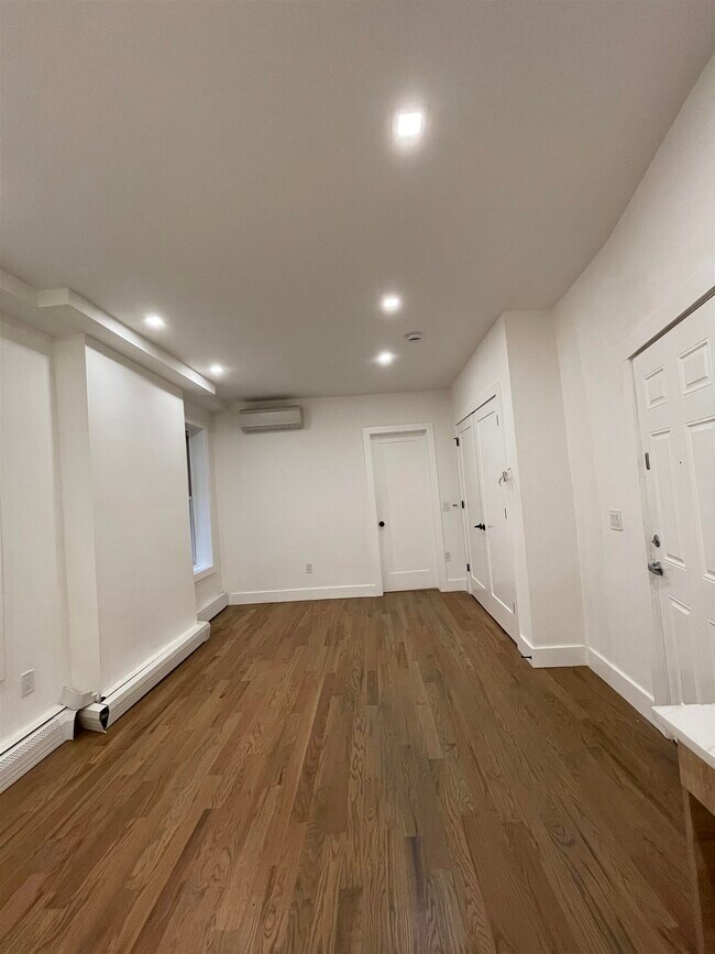 Foto del edificio - 232 Van Horne St