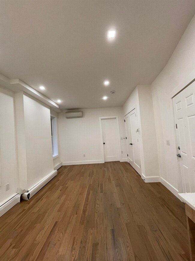 Building Photo - 232 Van Horne St