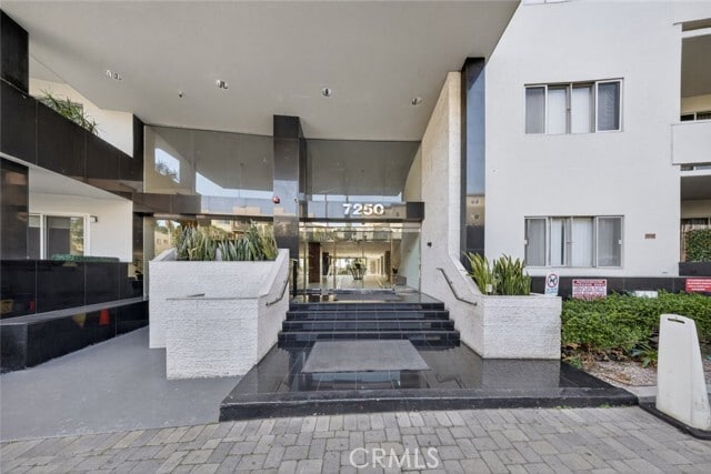 Foto del edificio - 7250 Franklin Ave