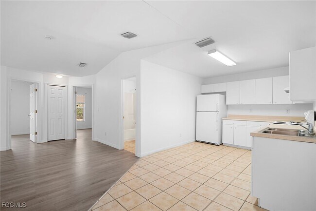 Building Photo - 4646 15th St SW