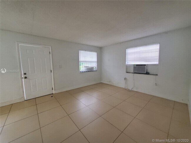 Foto del edificio - 1398 NW 55th St