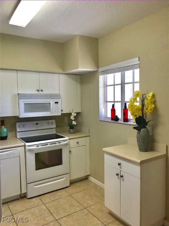 Foto del edificio - 8342 Bernwood Cove Loop