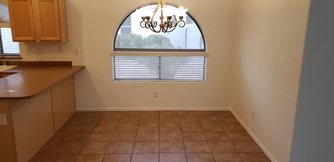 Building Photo - 2 bedroom 2 bath home with a den in Arizon...