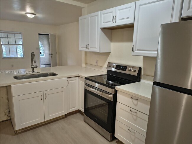 Foto del edificio - 1030 NW 106th St