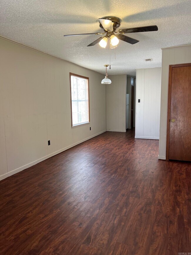 Foto del edificio - 213 Oak Ln