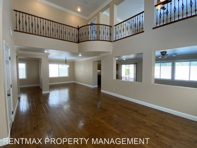 Foto del edificio - 3 br, 2.5 bath House - 5550 GOLDEN PALMS CT