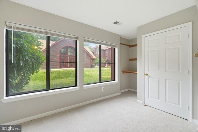 Foto del edificio - 2822 Lee Oaks Pl