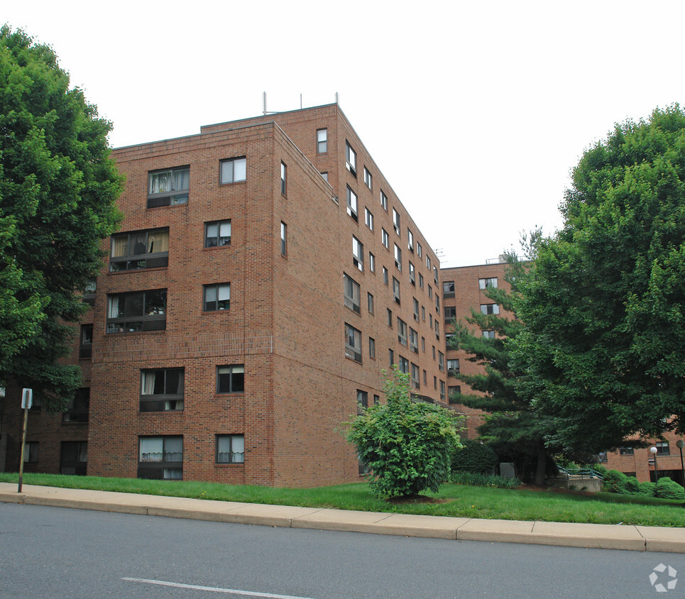 Foto del edificio - Quaker Hill Place