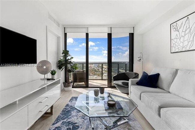 Foto del edificio - 121 NE 34th St