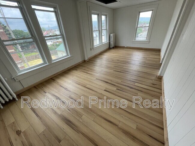 Foto del edificio - 2901 Maple Ave