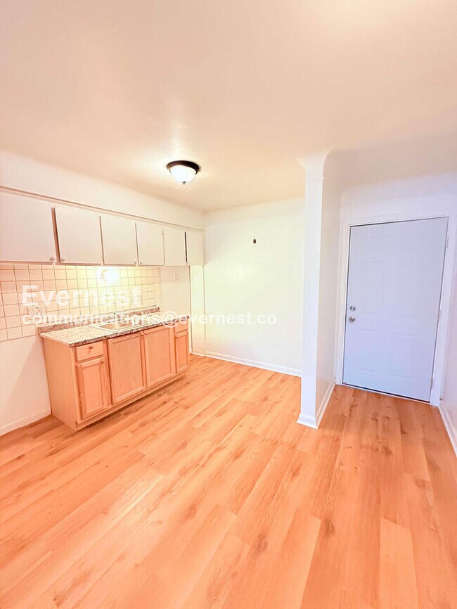 Foto del edificio - 15601 Schoolcraft Rd