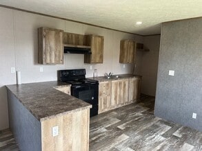 Building Photo - 16496 Dunhill Ln