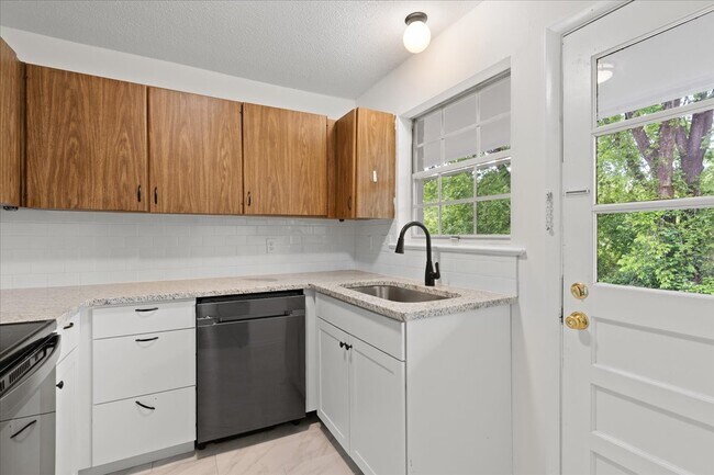 Foto del edificio - Sunset Rock Apartments