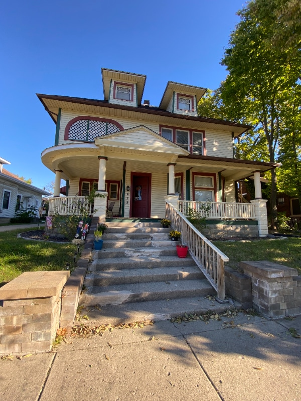Primary Photo - 422 E Main St