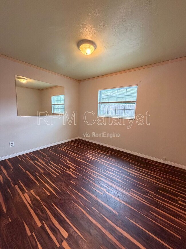 Foto del edificio - 1944 58th St N