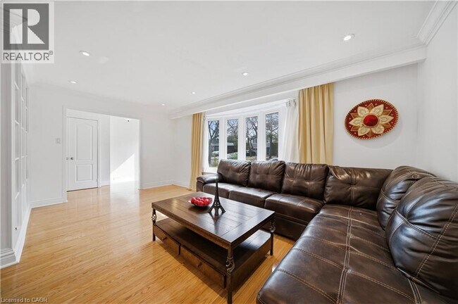 Building Photo - 481 Anthony Dr