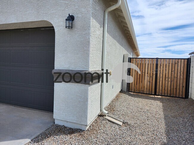 Foto del edificio - 701 N 13th Pl