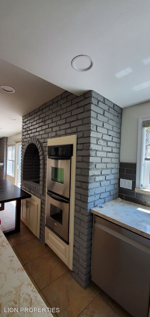 Foto del edificio - 3 br, 2.5 bath House - 8972 MARY HILL DR.