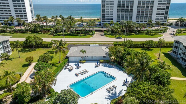 Foto del edificio - 2700 Banyan Rd