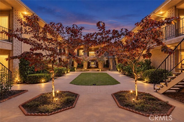 Building Photo - 620 W Huntington Dr