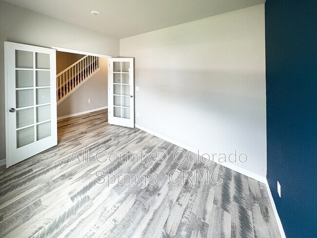 Foto del edificio - 5975 Mumford Dr.