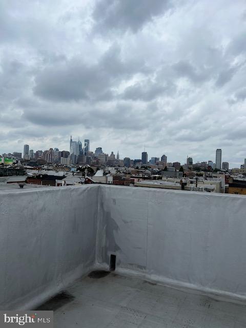 Building Photo - 639 Manton St