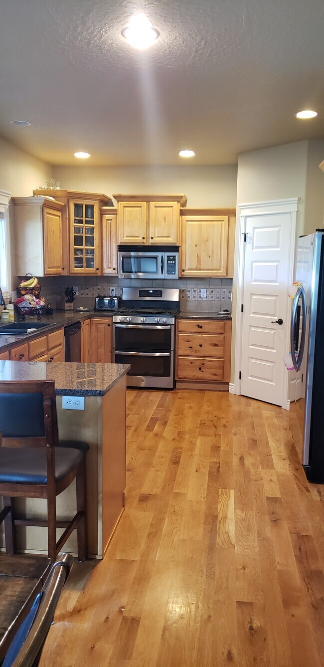 Kitchen - 581 Syringa Springs Dr