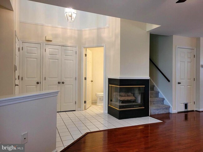 Foto del edificio - 128 Hickory Ln