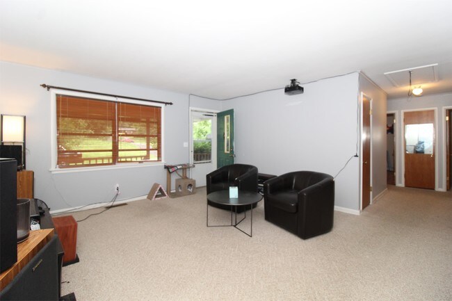 Foto del edificio - 1616 W Wedington Dr