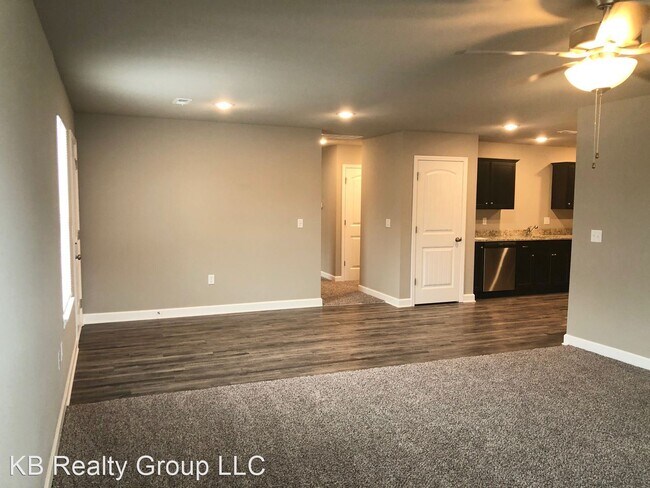 Building Photo - 3 br, 2 bath House - 102 SW Little Garden ...