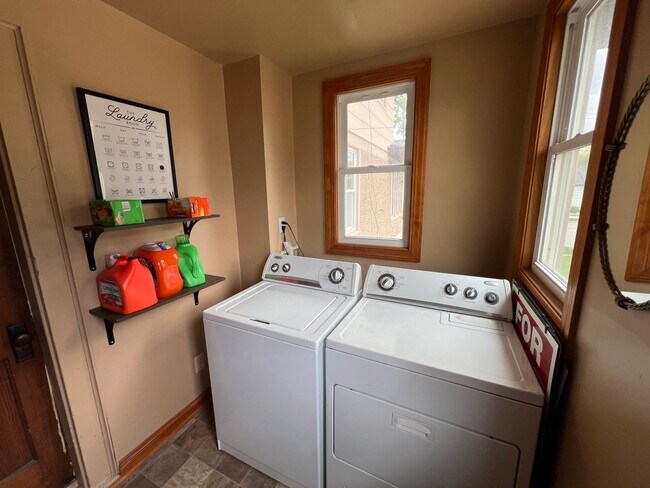 Foto del edificio - 3 13th Ave SW