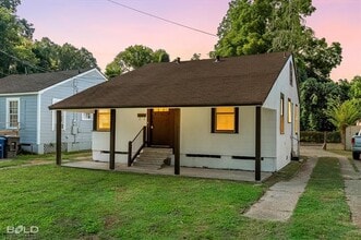 Building Photo - 245 E Elmwood St